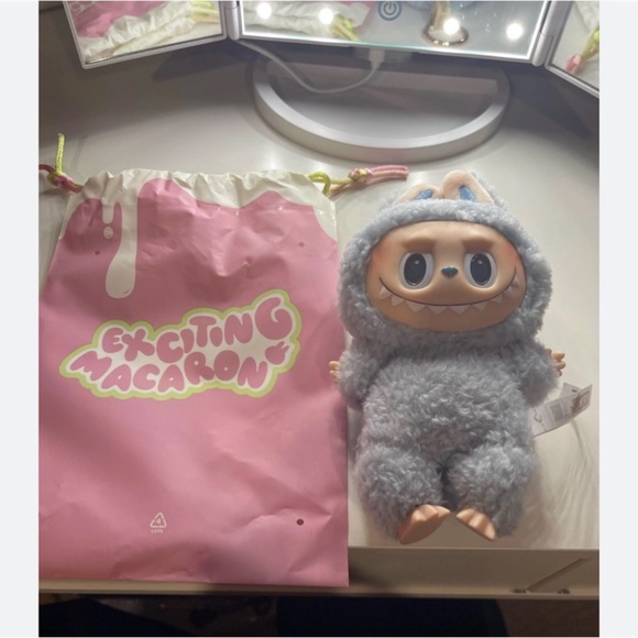 LABUBU The Monsters -  Exciting Macaron - SESAME BEAN - 100% Authentic - Picture 3 of 5